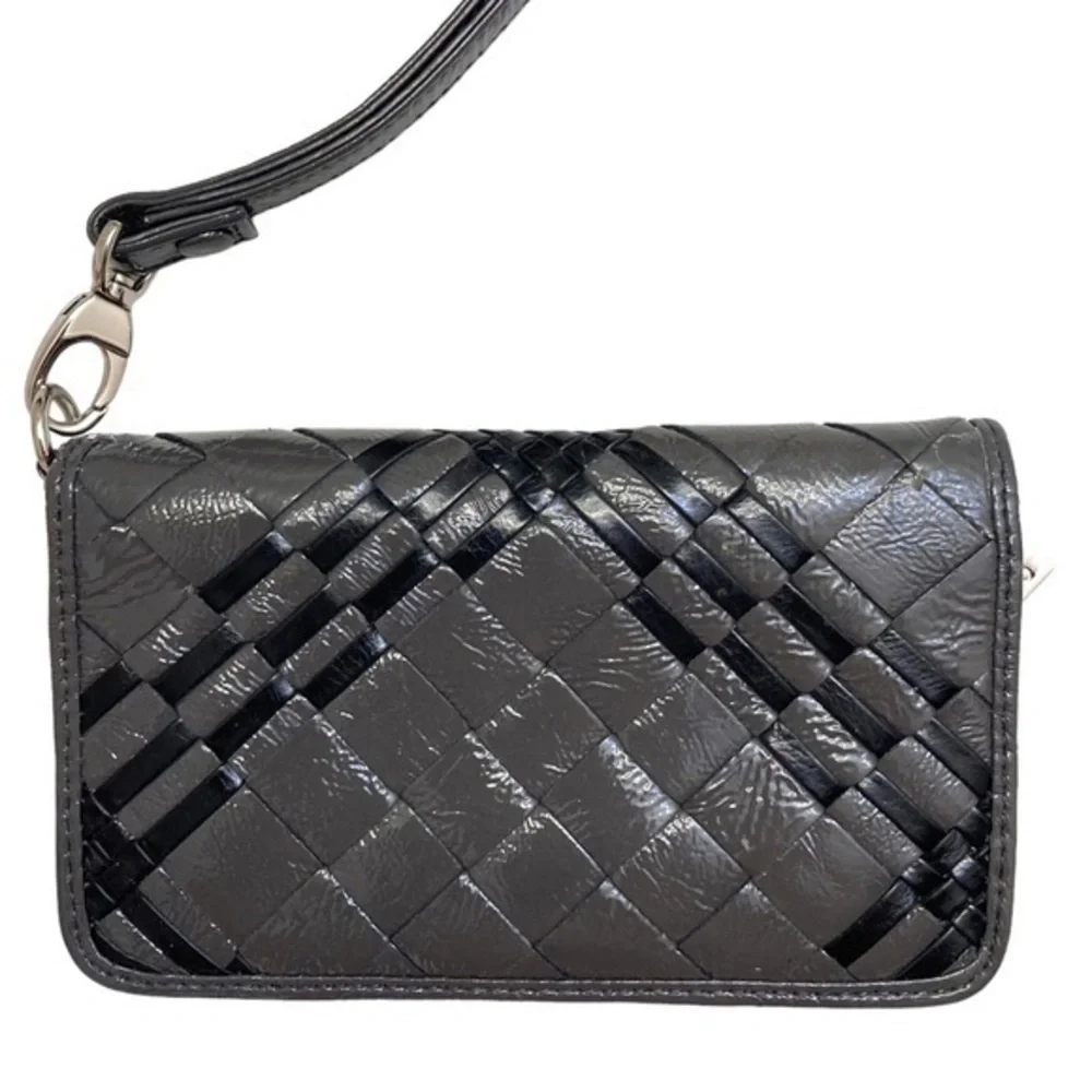 Hobo gray black patent woven leather wristlet wallet
